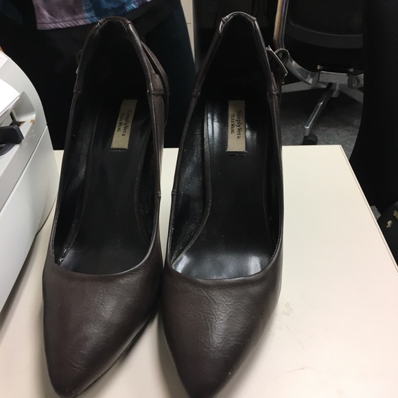 Vera wang heels - Picture 3 of 5